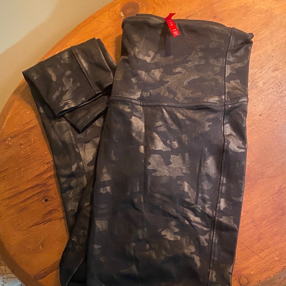 SPANX Dark Camouflage Leggings